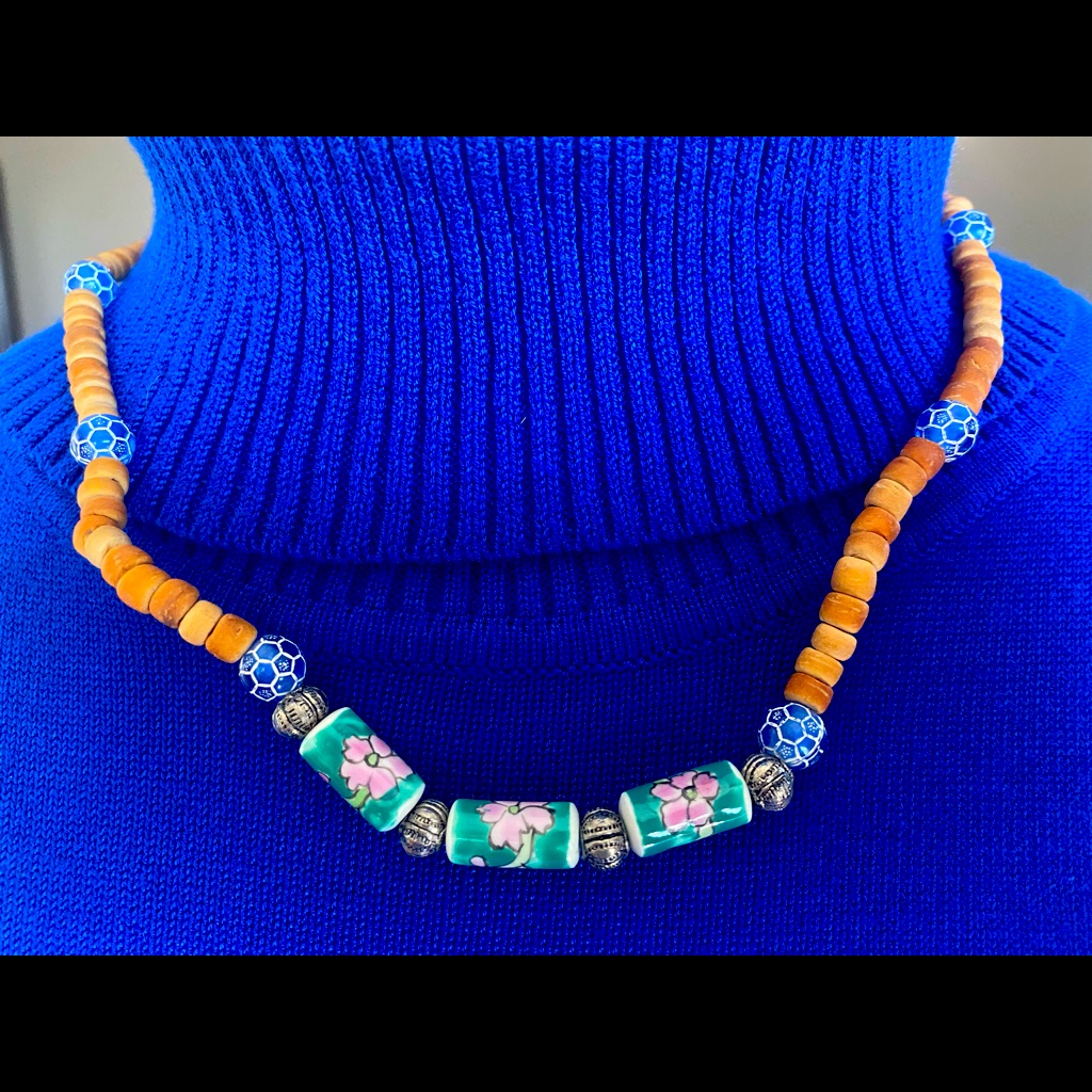 Wood Beaded And Painted Ceramic Necklace With Flowers 10$